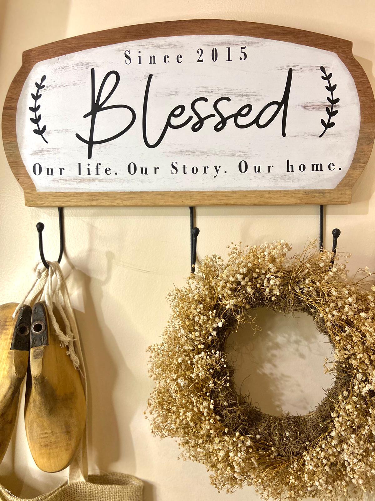 Placa de Madeira com Gancho Personalizável