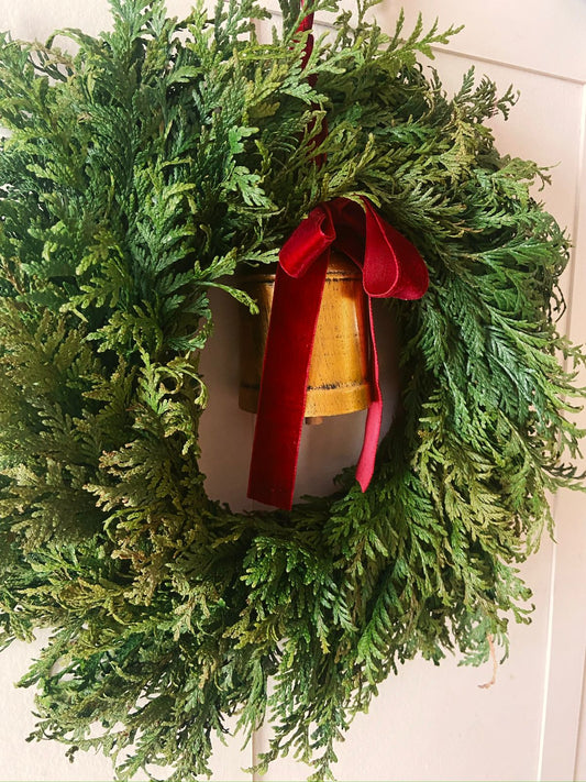 Guirlandas de Natal: o encanto que transforma portas comuns em portais mágicos