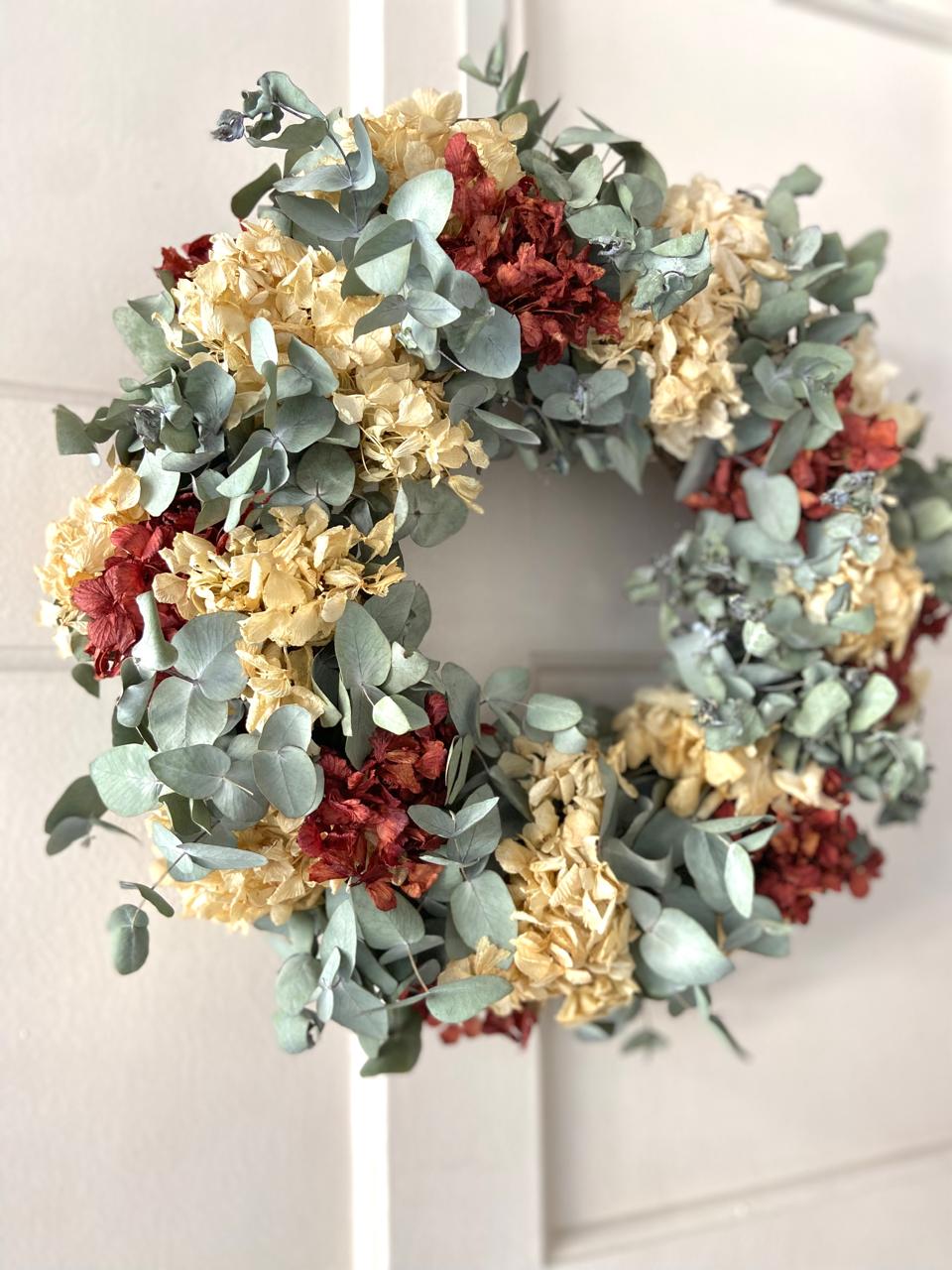 Guirlanda de Hortências e Eucalipto